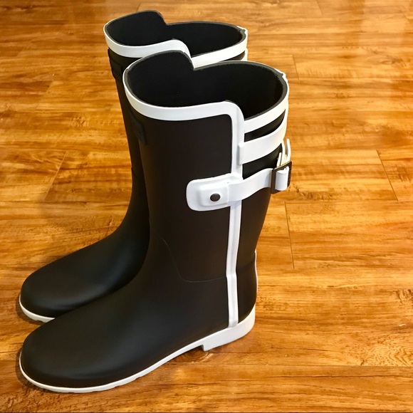 NWOT Slim Fit Short Contrast Hunter Rainboots - Picture 3 of 9